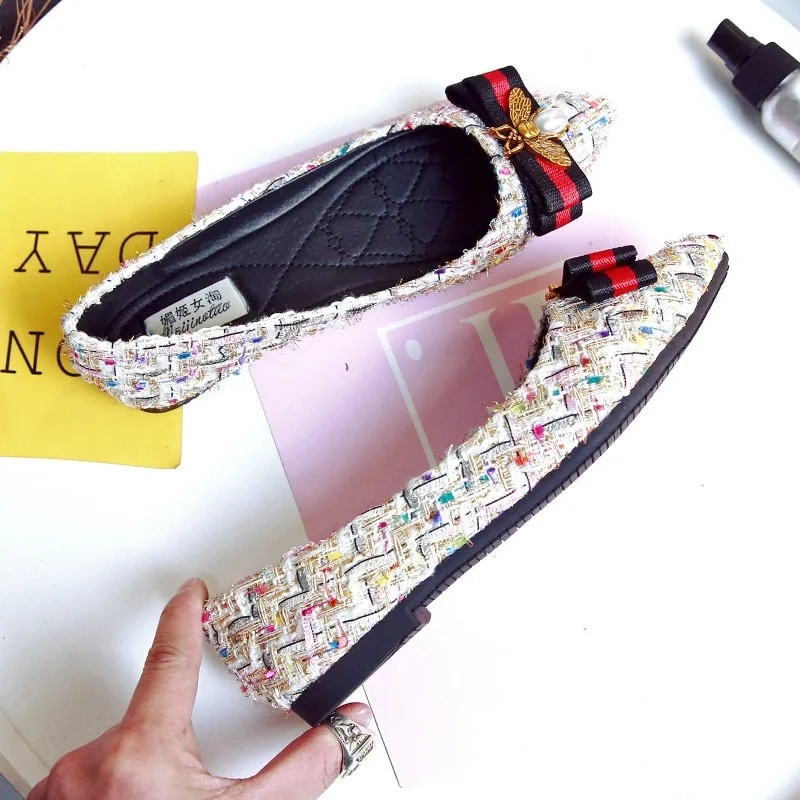 Breathable Bee Decoration Rhinestone Pointed Toe Women Flat Shoes