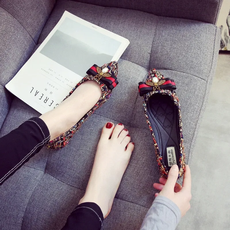 Breathable Bee Decoration Rhinestone Pointed Toe Women Flat Shoes