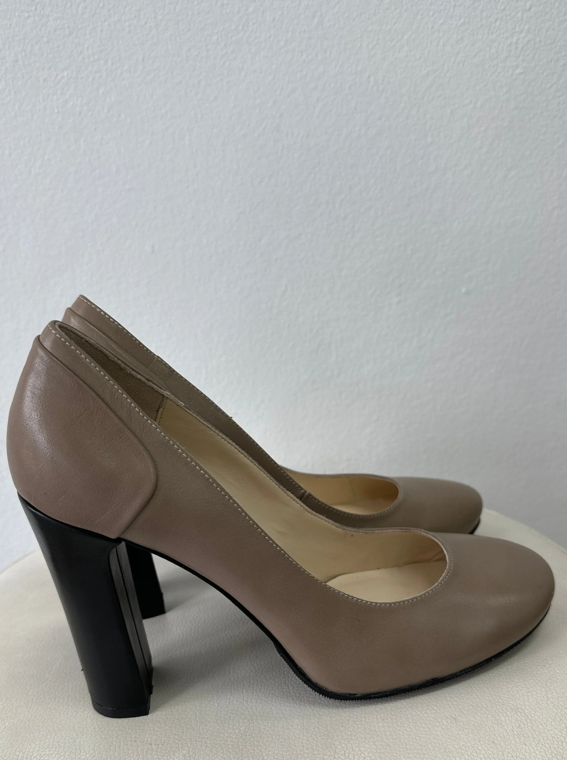 Leather Grand Classic Heels