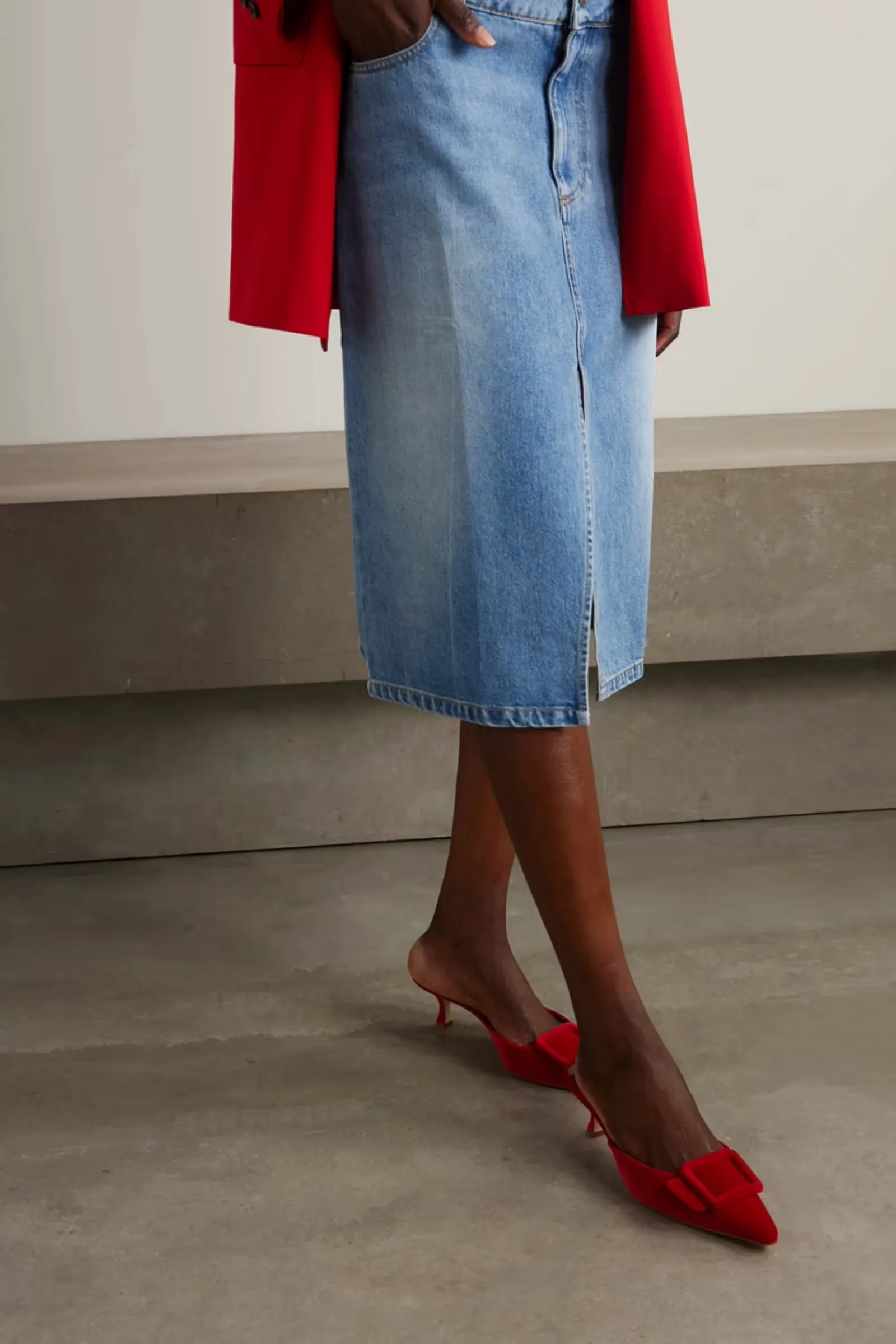 Maysale 50 Buckled Velvet Mules