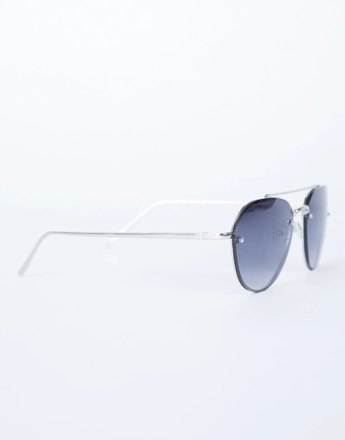 Minimal Aviator Sunnies