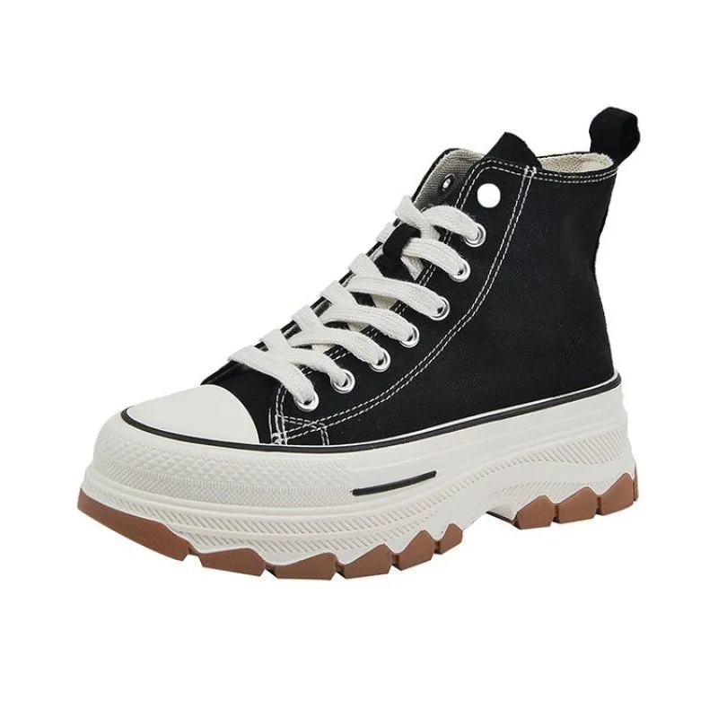 Schwarzer Stoffsneaker im Grunge-Stil mit Kompensation