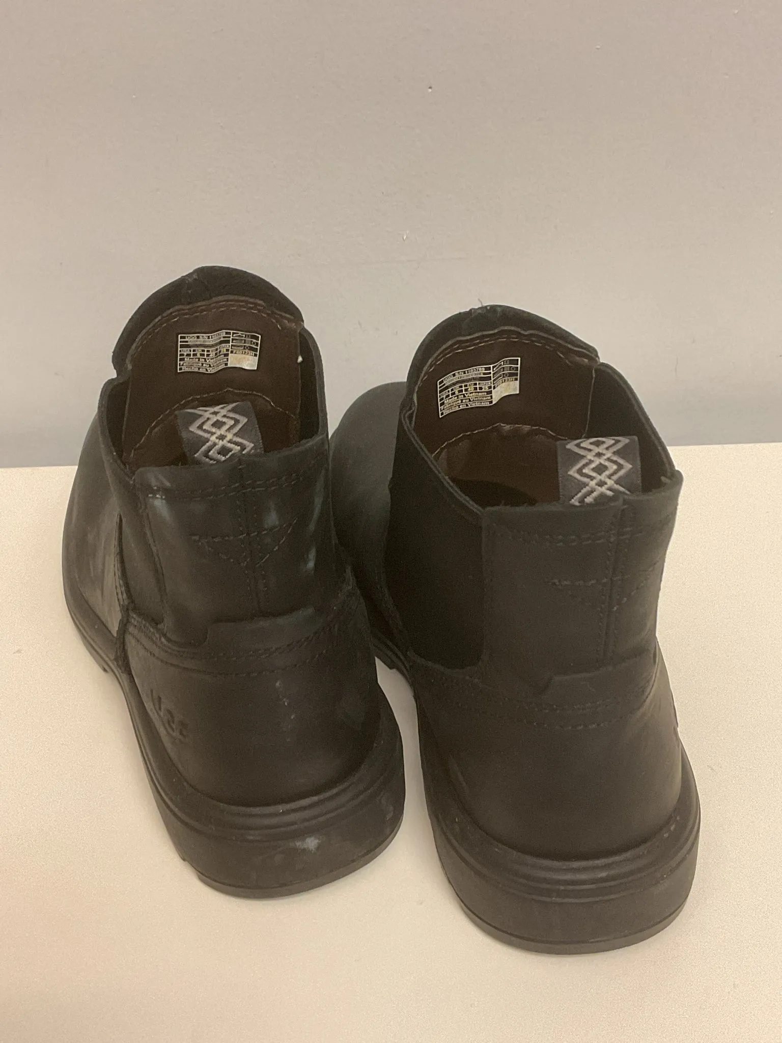 Ugg Child Shoe Size 7 Black Boots